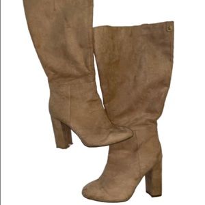 Suede boots